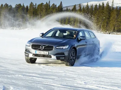 V90 Cross Country